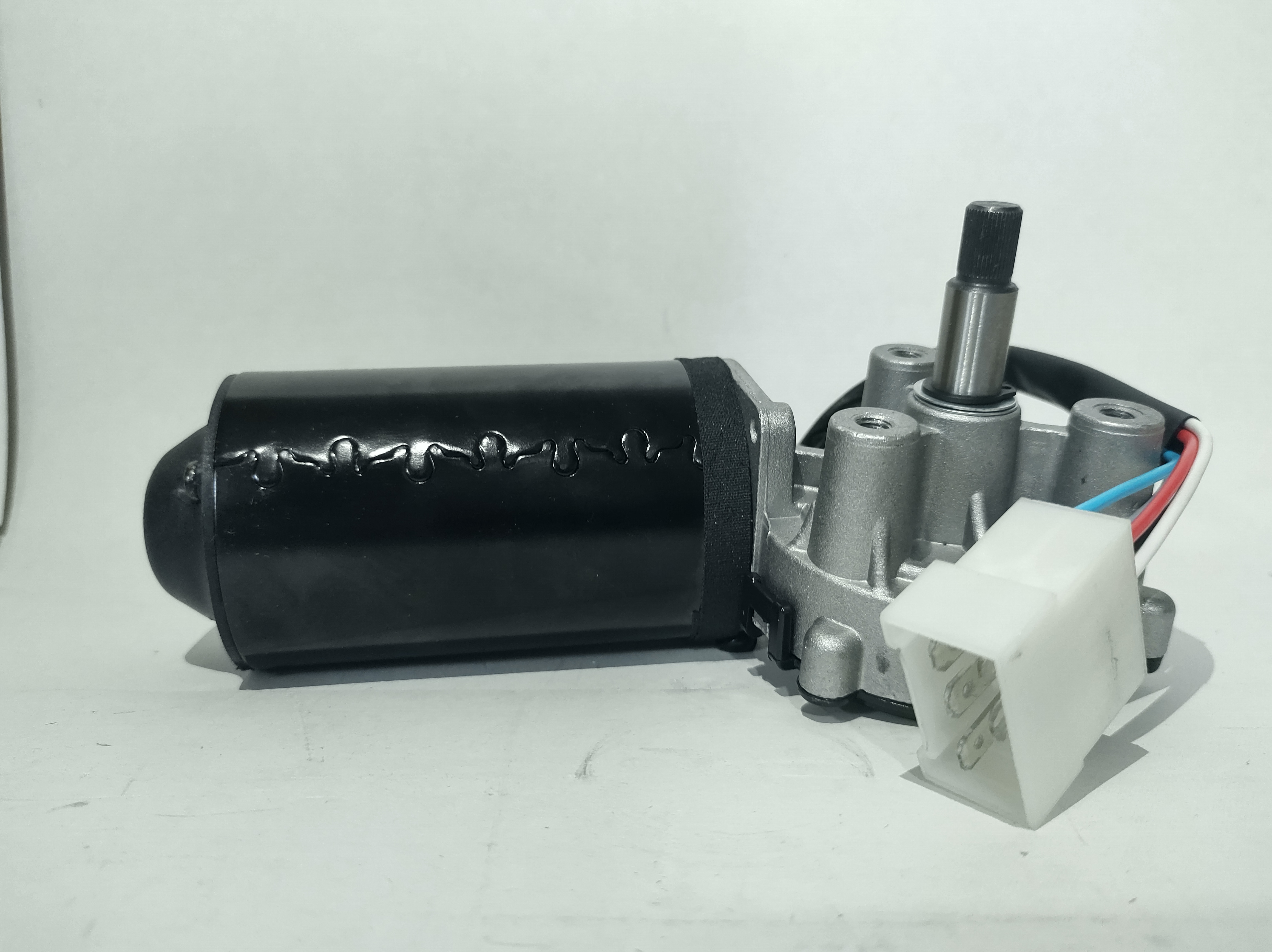 MOTOREDUTOR IMOBRAS 24V 30-48 RPM E.RECARTILHADO P/PARA-BRISA 100491024 — imagem 2