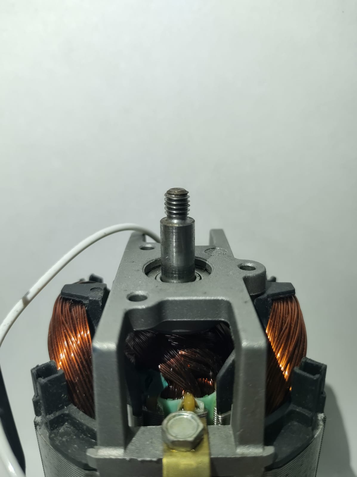 MOTOR DE LIQUIDIFICADOR 127VCA SKYNSEM 1300110a) — imagem 2