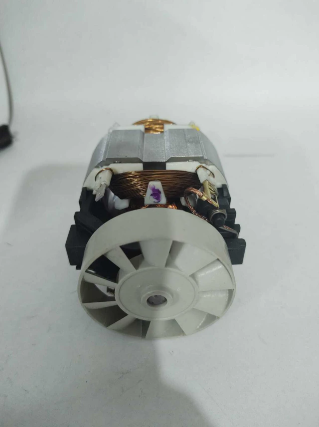 MOTOR DE APARADOR DE GRAMA ASTEN 220VCA  1000W -TRAPP (664302300) — imagem 4